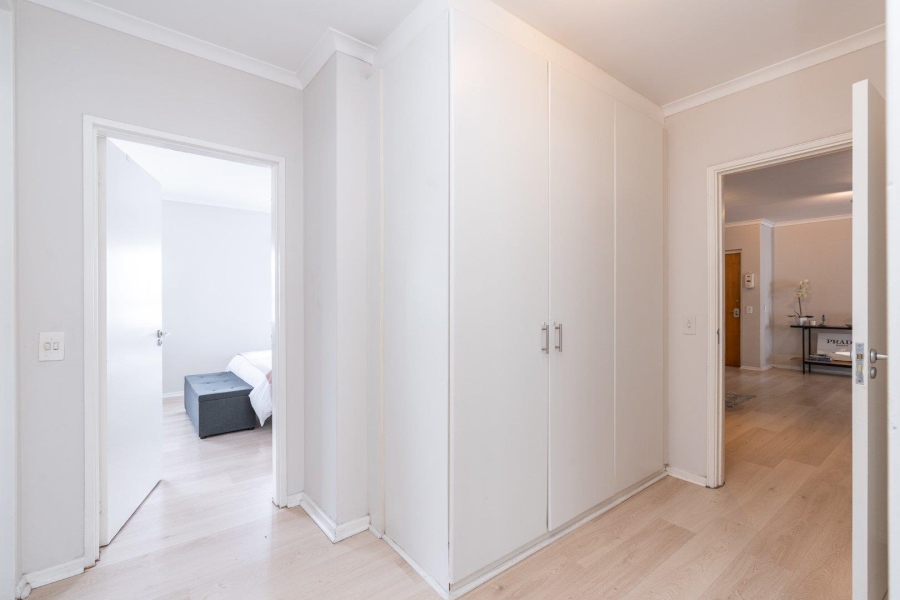 3 Bedroom Property for Sale in Sea Point Western Cape
